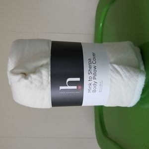 Body pillow cover